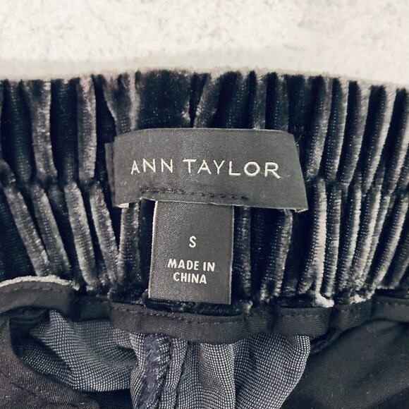 Ann Taylor Women’s Velvet Pants Pull-on Dark Grey Cozy Fall Fashion Small Style - Picture 3 of 7